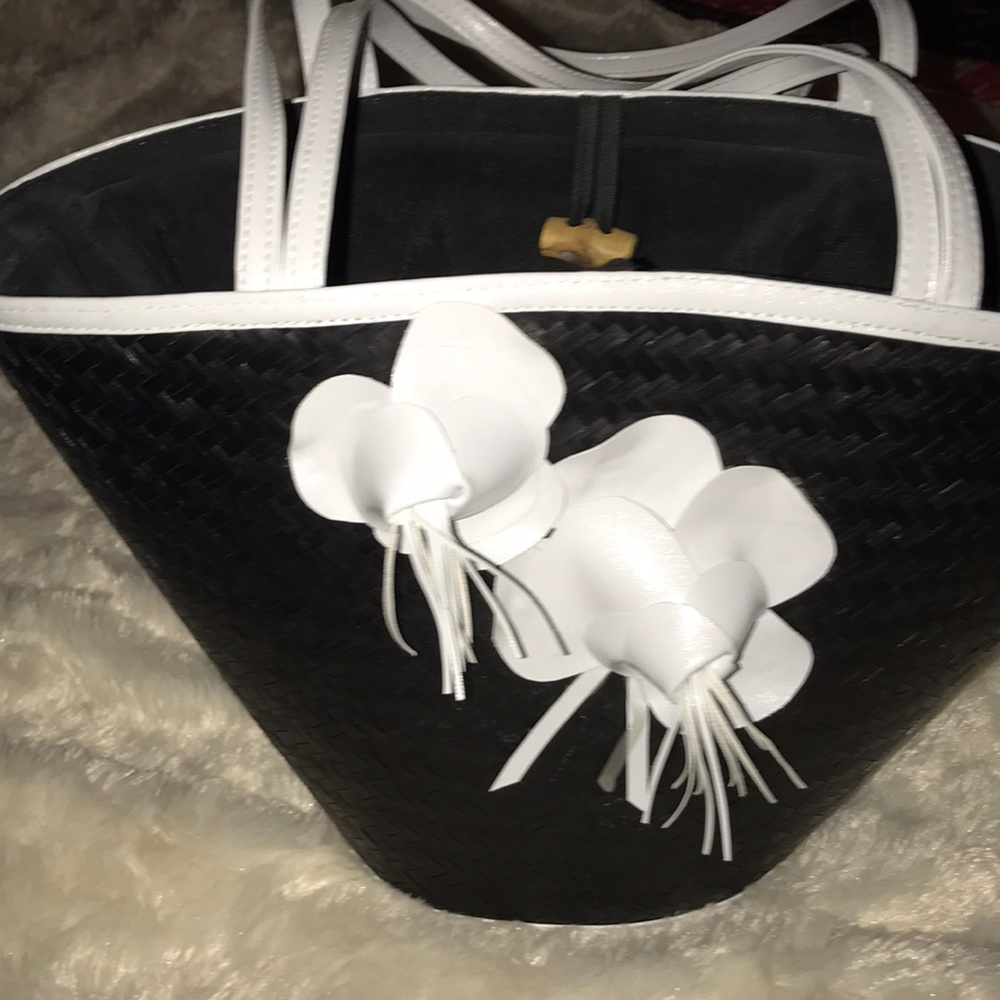 Black and white tote bag.